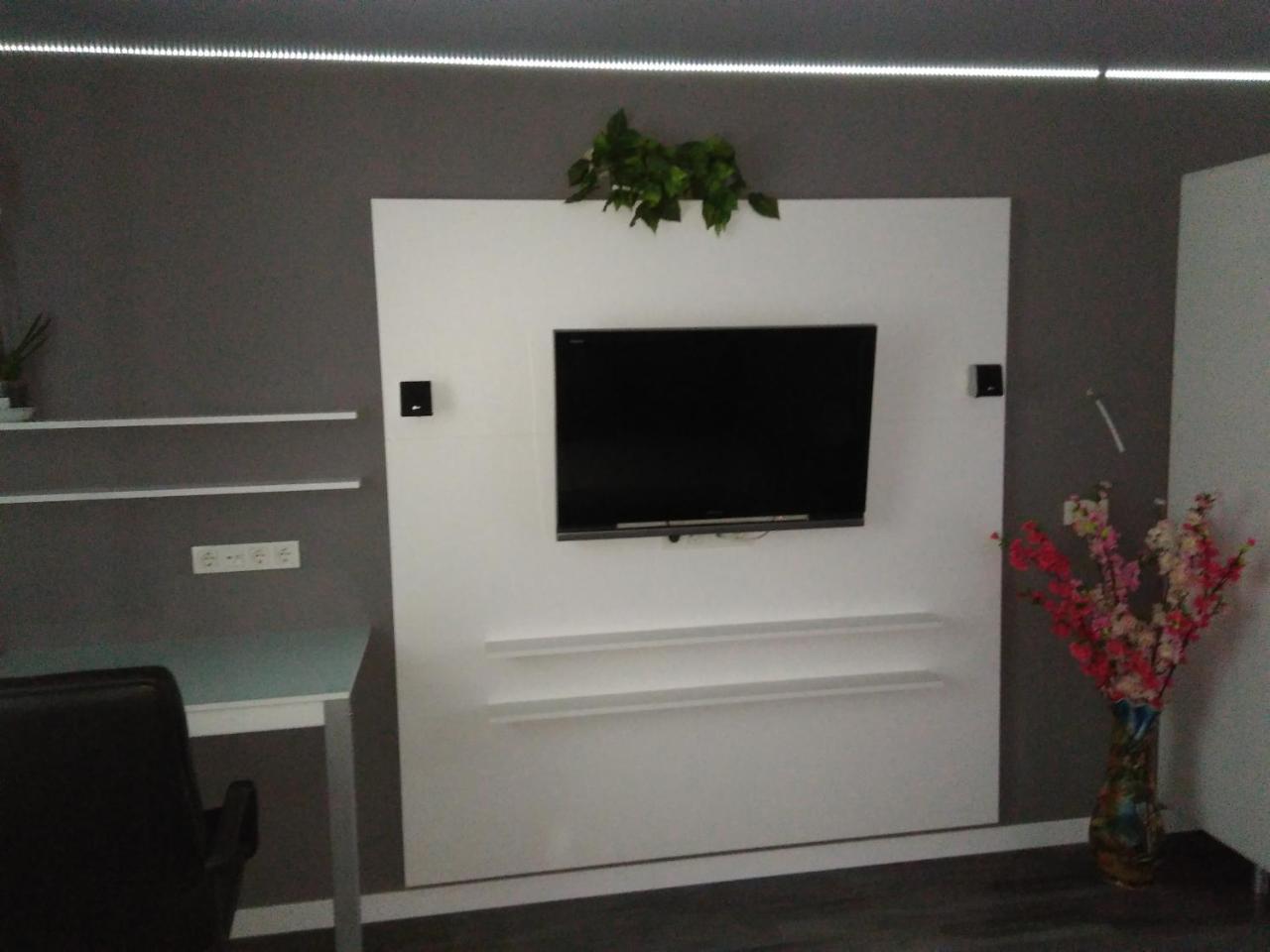 Смарт Квартира Метро Теремки, Республіка, Нвц, Феофанія, Магеллан Apartment เคียฟ ภายนอก รูปภาพ